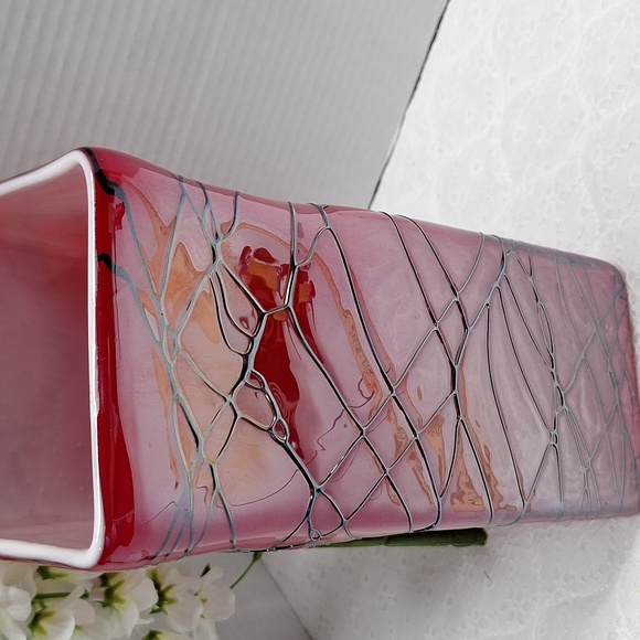 #ADQ Glass Vase with Black Accents. Dalian PulandianYongshun GlassProducts Co.D - Picture 3 of 4